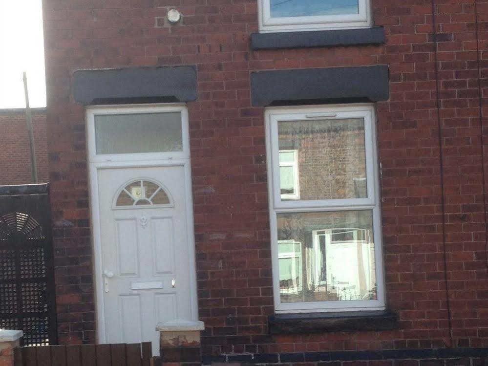 St Helens Contractor Accommodation Exterior photo